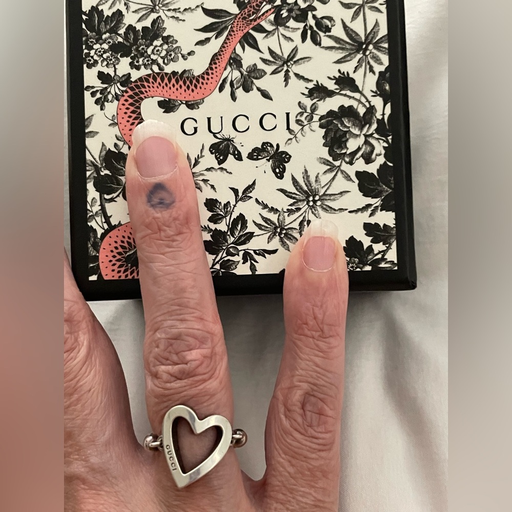 Gucci Silver Heart Ring - Picture 6 of 6